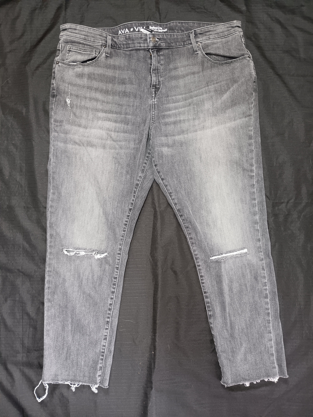 AVA & VIV Women's Faded Black Distressed Boyfriend Crop Jeans - Picture 3 of 6
